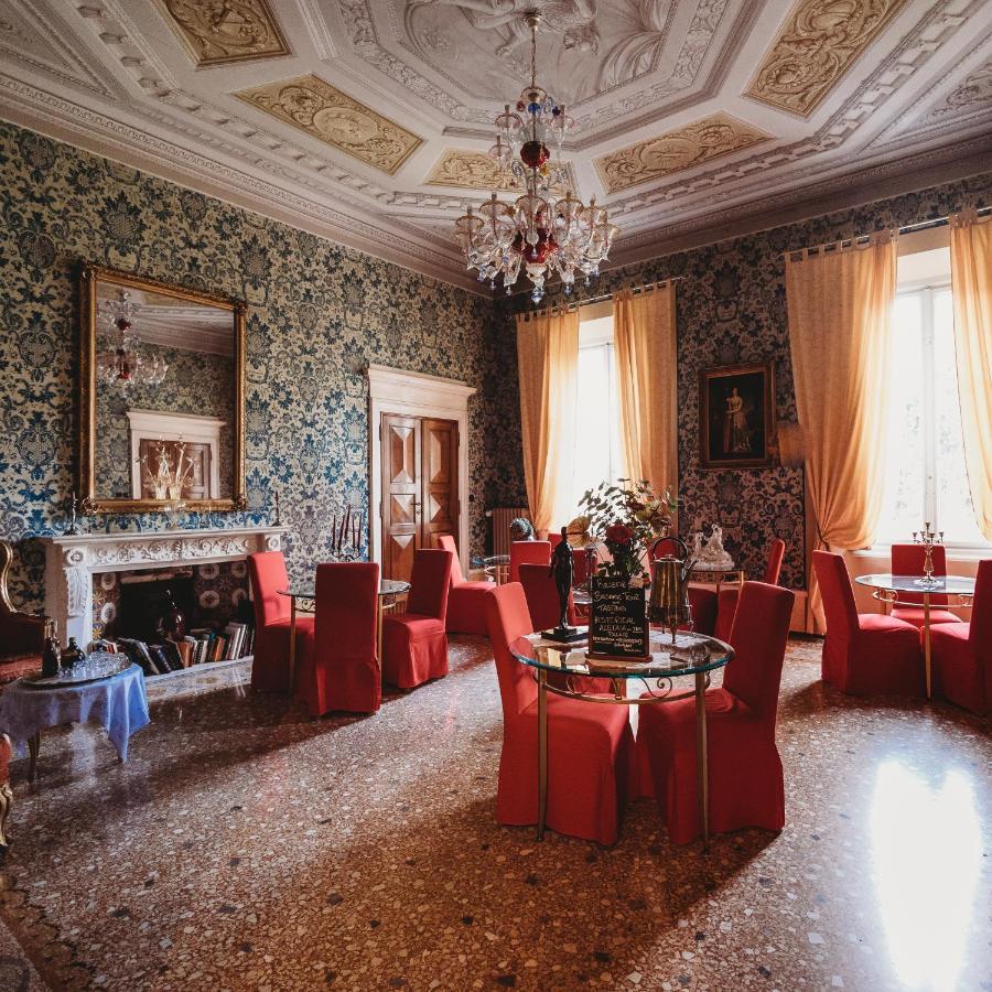 Отель Salotto Delle Arti Модена Экстерьер фото