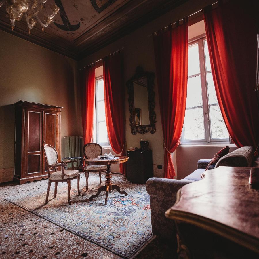 Отель Salotto Delle Arti Модена Экстерьер фото
