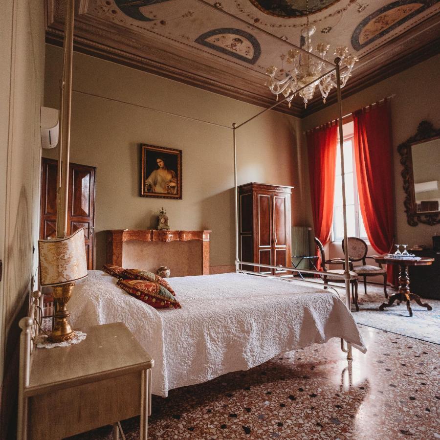 Отель Salotto Delle Arti Модена Экстерьер фото