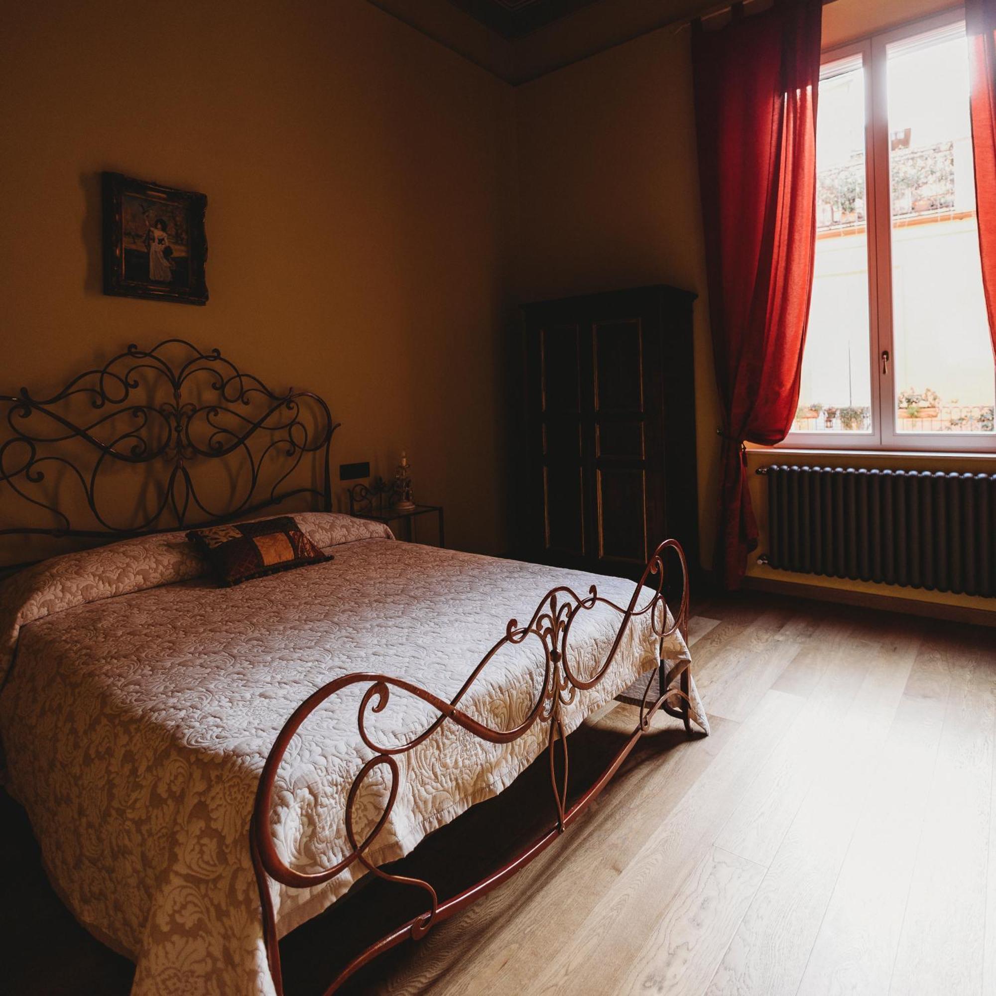 Отель Salotto Delle Arti Модена Экстерьер фото